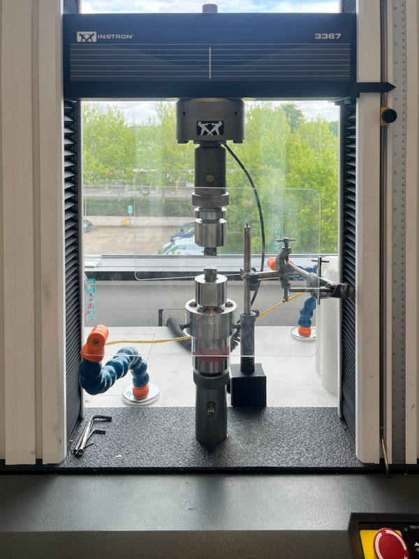 Instron3367 test frame